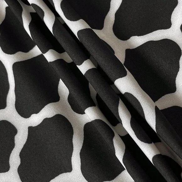 Black & White Casual Women's Keyhole Neck All Over Print Hollow Out Blouse - Picture 7 of 8